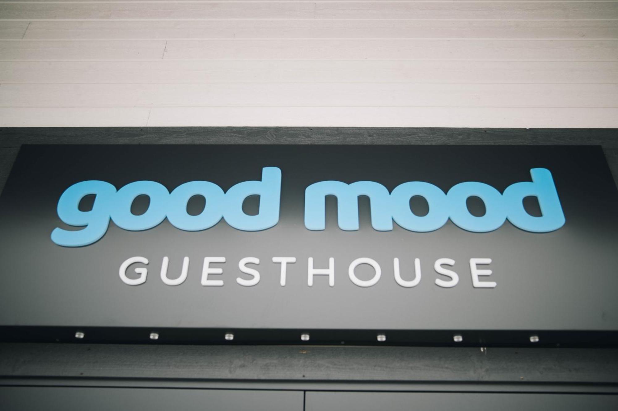 Good Mood Guesthouse Отепя Экстерьер фото